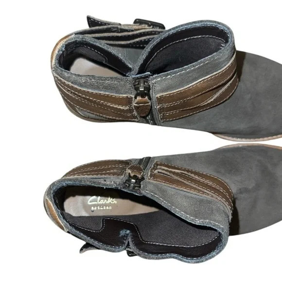 Clarks NWOT Dark Grey Suede Booties - Picture 3 of 6
